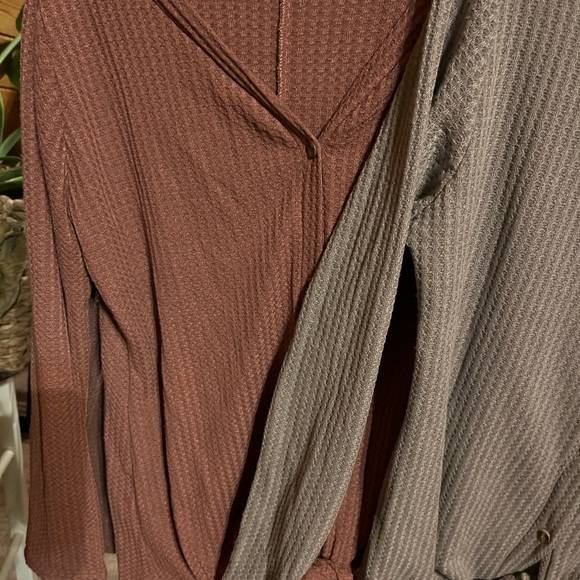 Waffle sweaters (2) for 1 - Picture 3 of 4